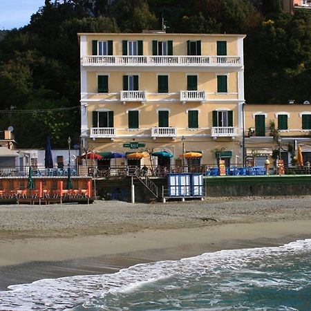 Hotel Baia Монтеросо ал Маре Екстериор снимка