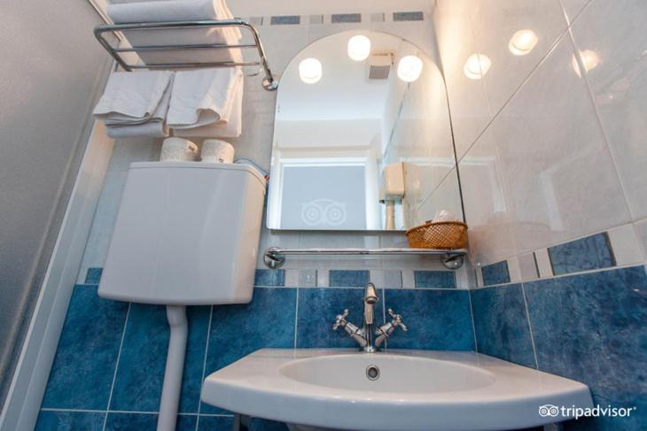 Hotel Baia Монтеросо ал Маре Екстериор снимка