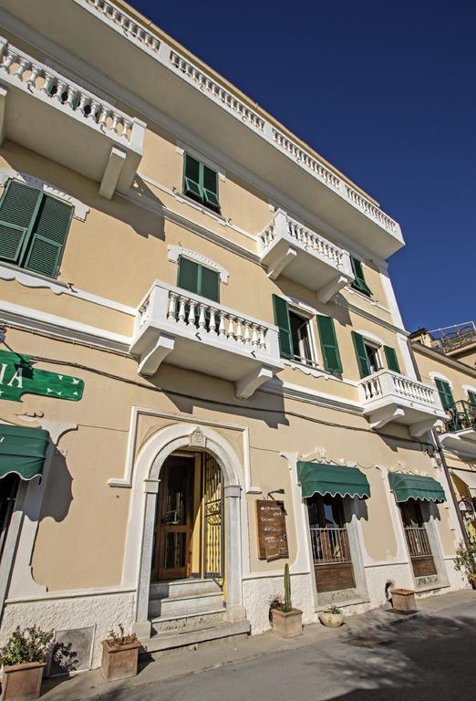 Hotel Baia Монтеросо ал Маре Екстериор снимка
