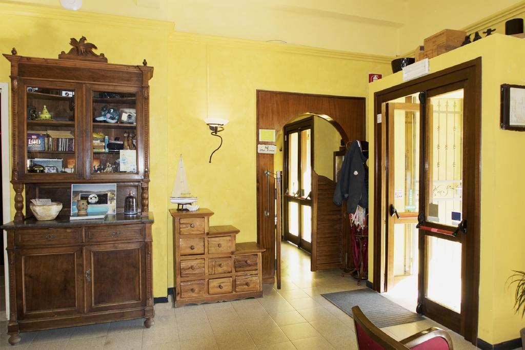 Hotel Baia Монтеросо ал Маре Екстериор снимка