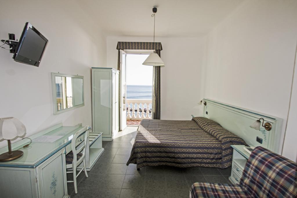 Hotel Baia Монтеросо ал Маре Стая снимка
