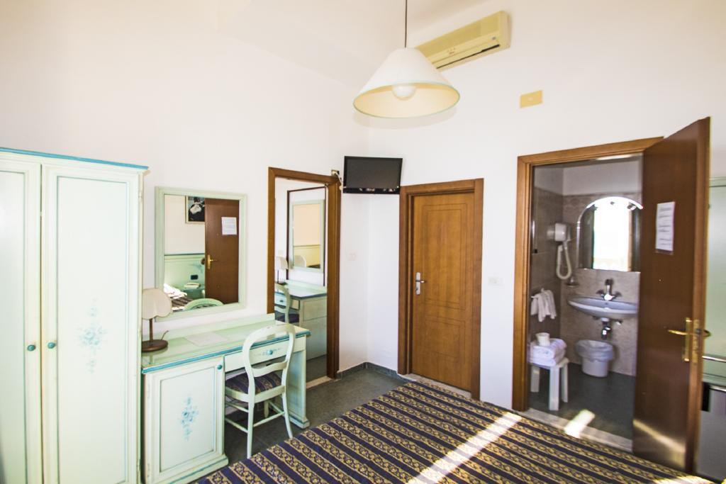 Hotel Baia Монтеросо ал Маре Стая снимка