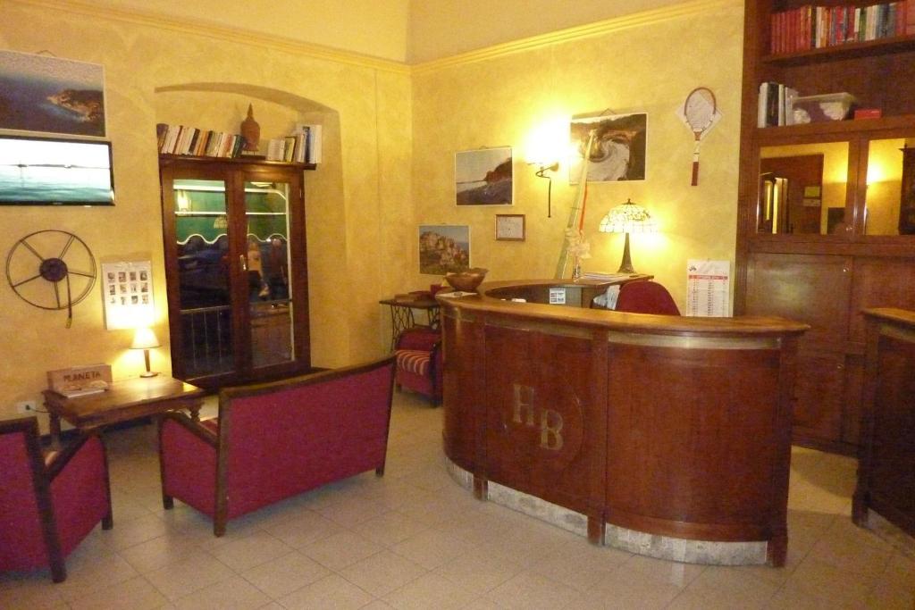 Hotel Baia Монтеросо ал Маре Екстериор снимка